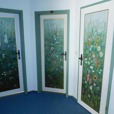 Apartment Paradies *